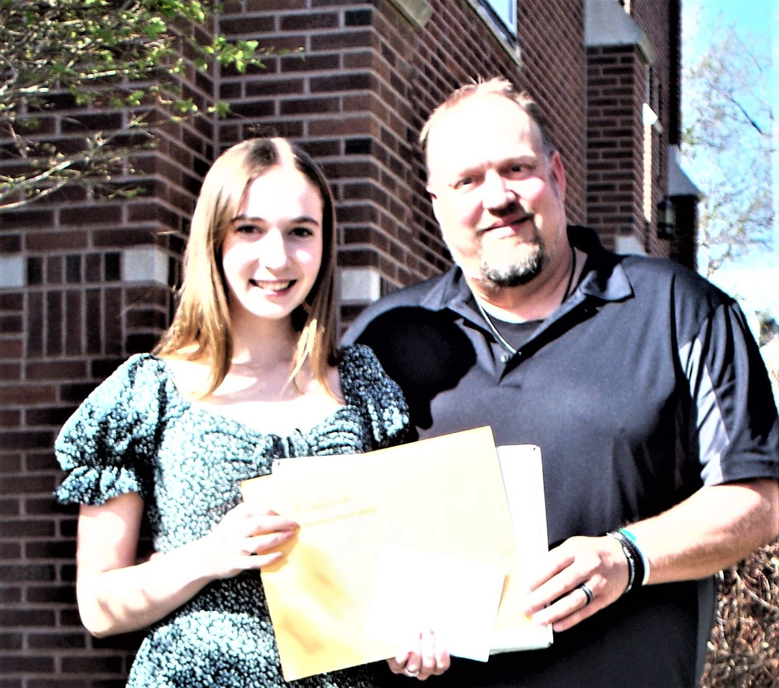 Riggs student wins essay contest